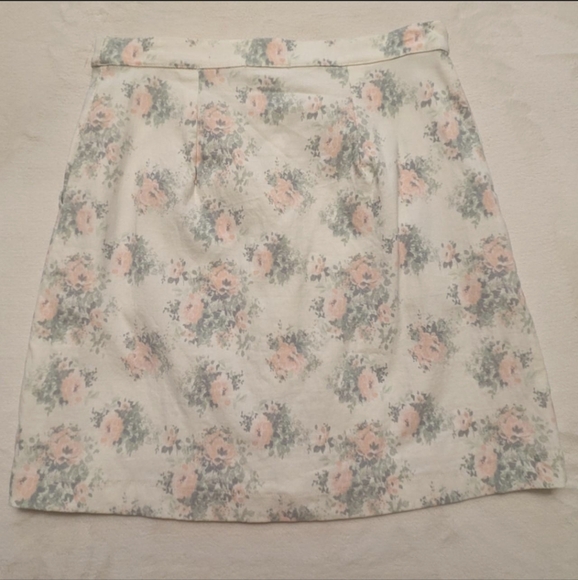 Lily White Floral Skirt with Button Detail - Picture 8 of 8